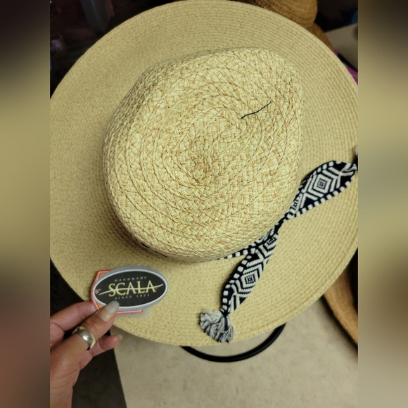 NWT Scala handcrafted mens hat with band multi color - Picture 2 of 6